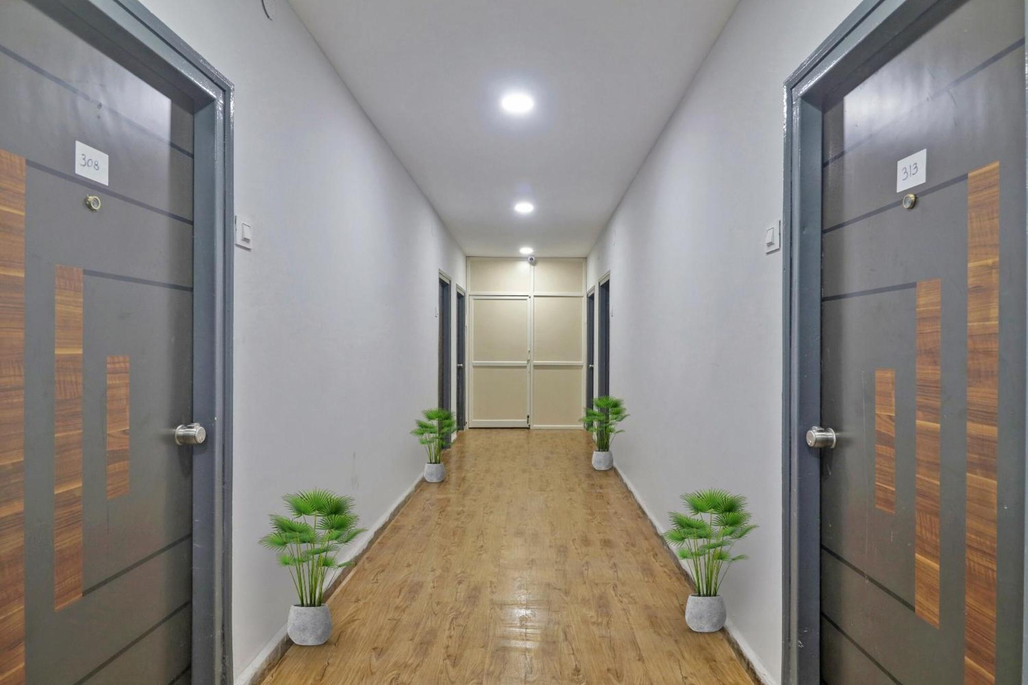 Townhouse S Continental Hotel Hyderabad Exterior photo
